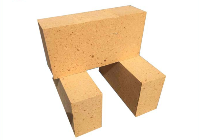 High alumina refractory brick